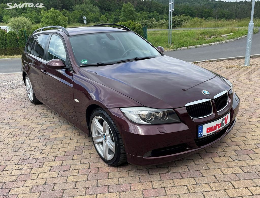 BMW Řada 3, 320i 125kW XENON,VÝHŘEV,KLIMA - fotka 5