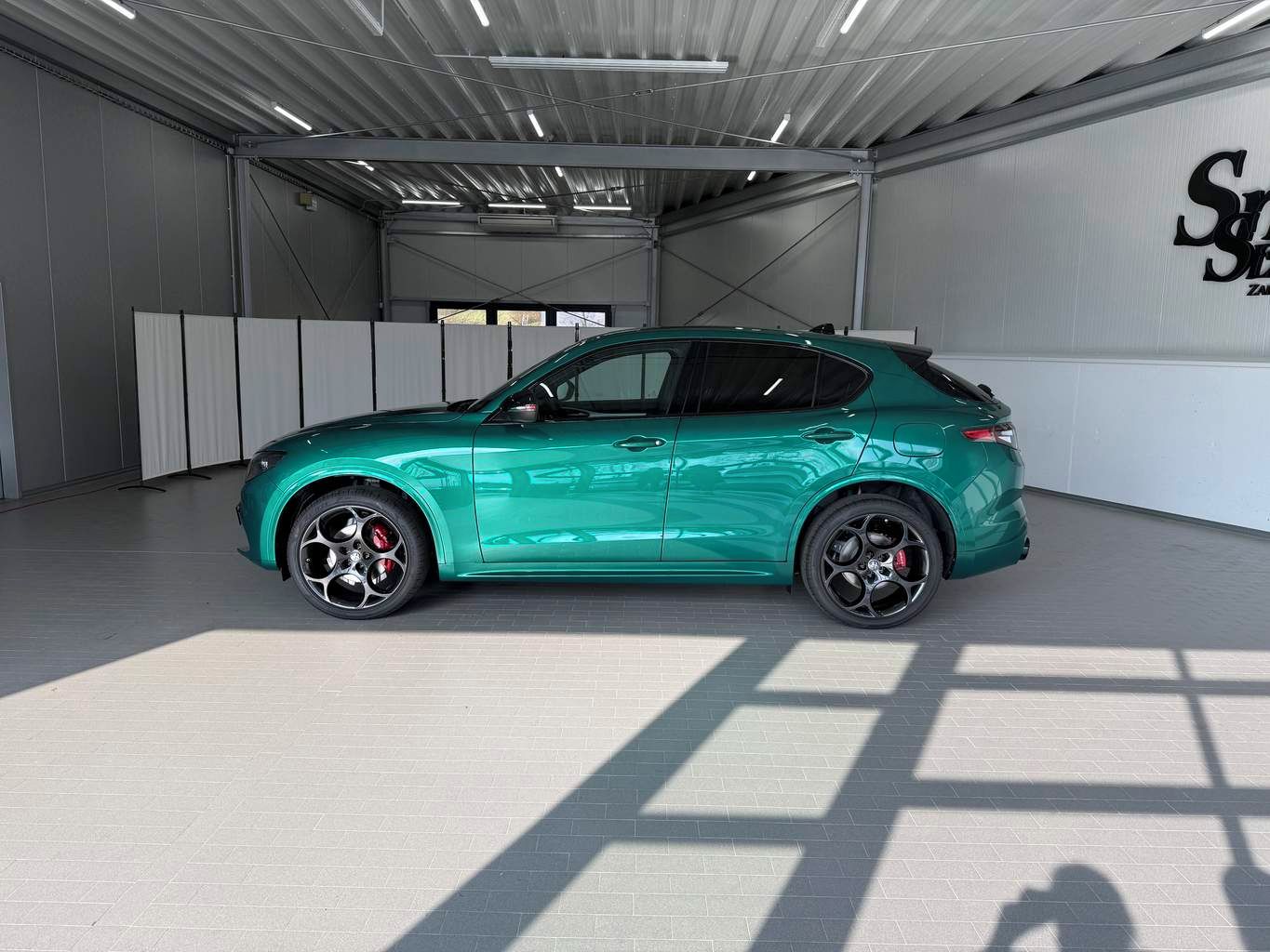 Alfa Romeo Stelvio, 2.0 Turbo 280k Q4 TRIBUTO ITAL - fotka 3