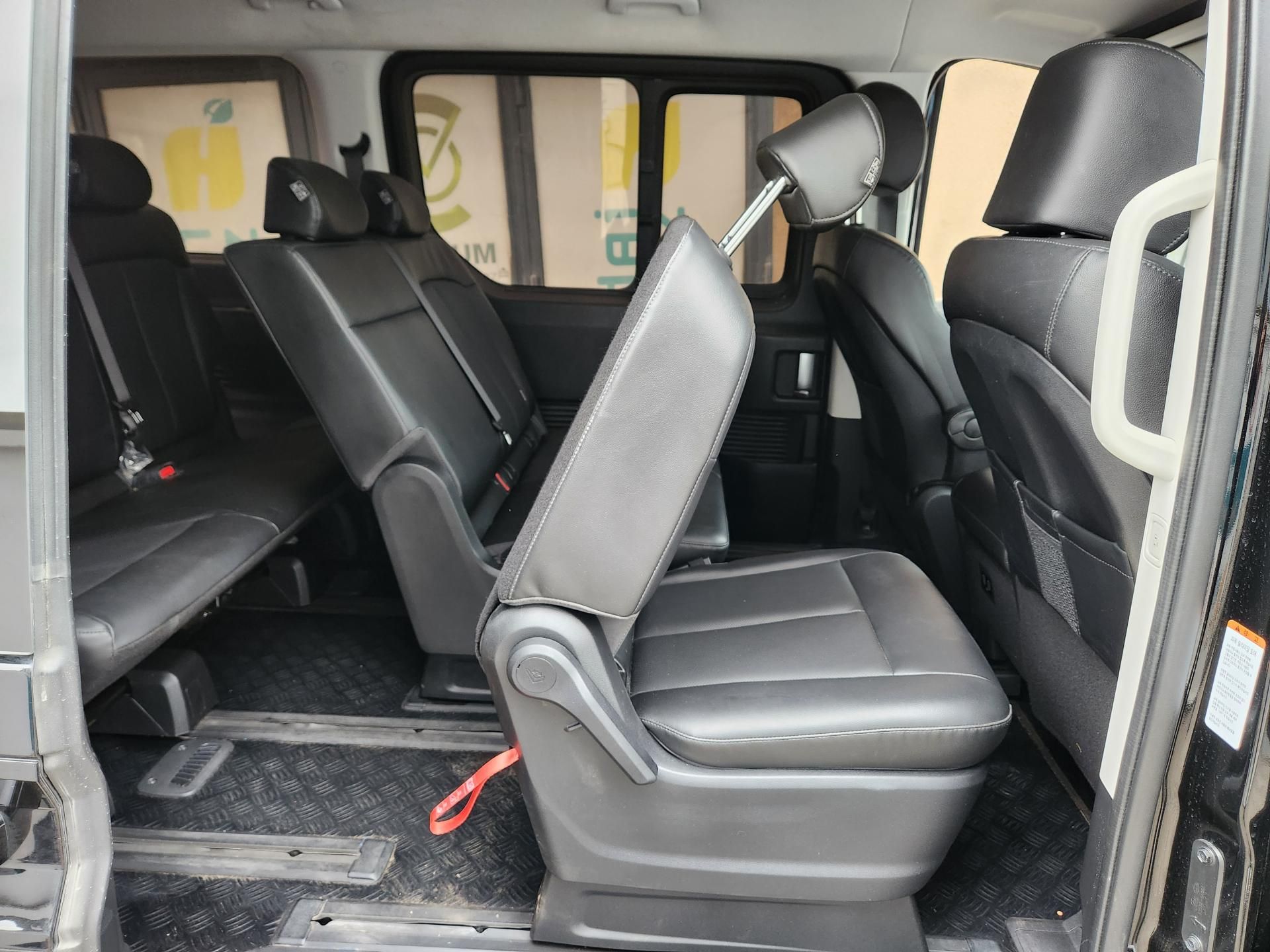 Hyundai Staria, 2.2-CRDi-4x4-9míst-PREMIUM - fotka 2
