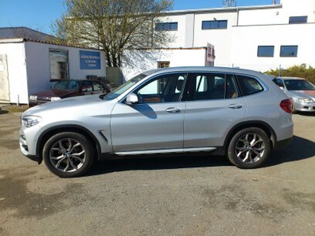 BMW X3, 2,0i xDrive Turbo 135kW - fotka 2