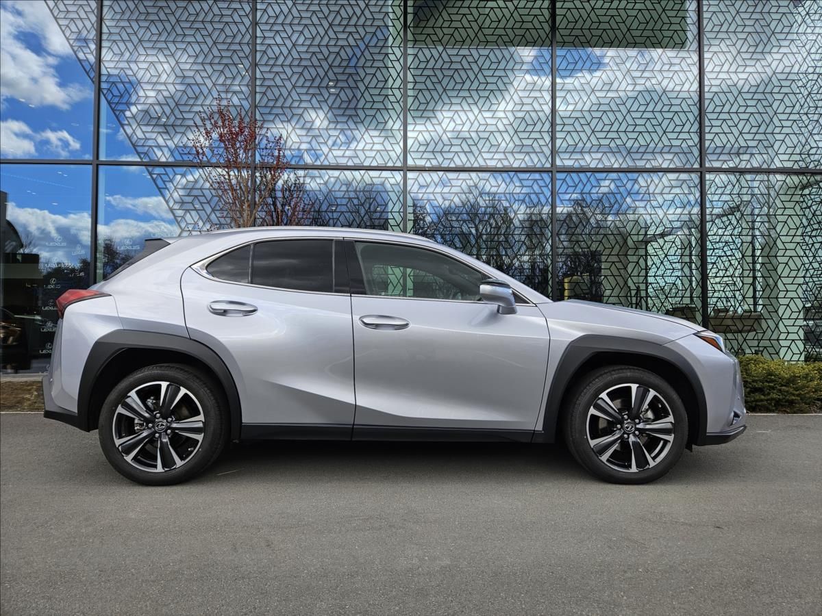 Lexus UX 250h, 2,0 UX 250h Business Tech  2,0 - fotka 6