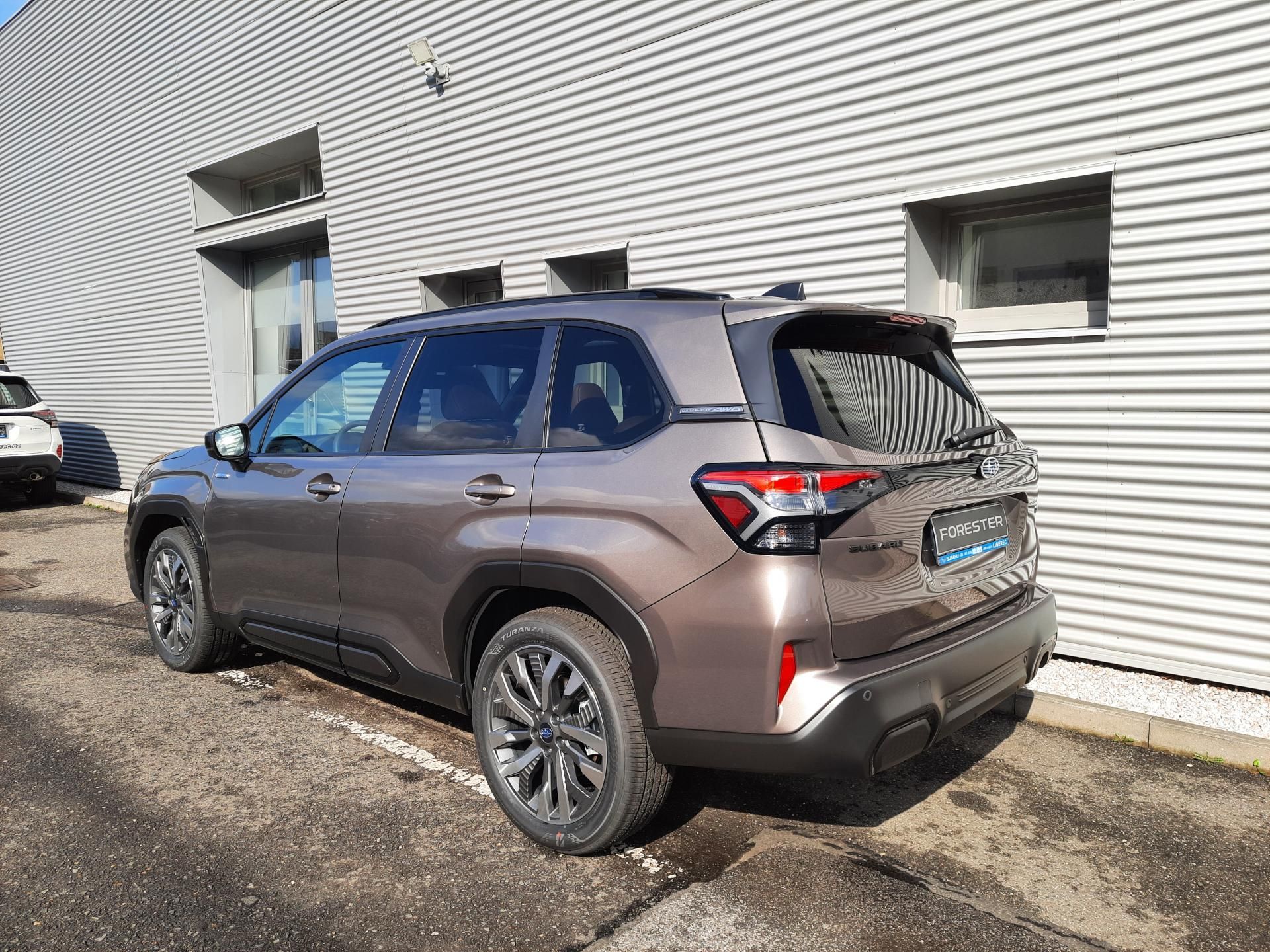Subaru Forester, NOVÝ FORESTER 2,0i TOURING - fotka 4