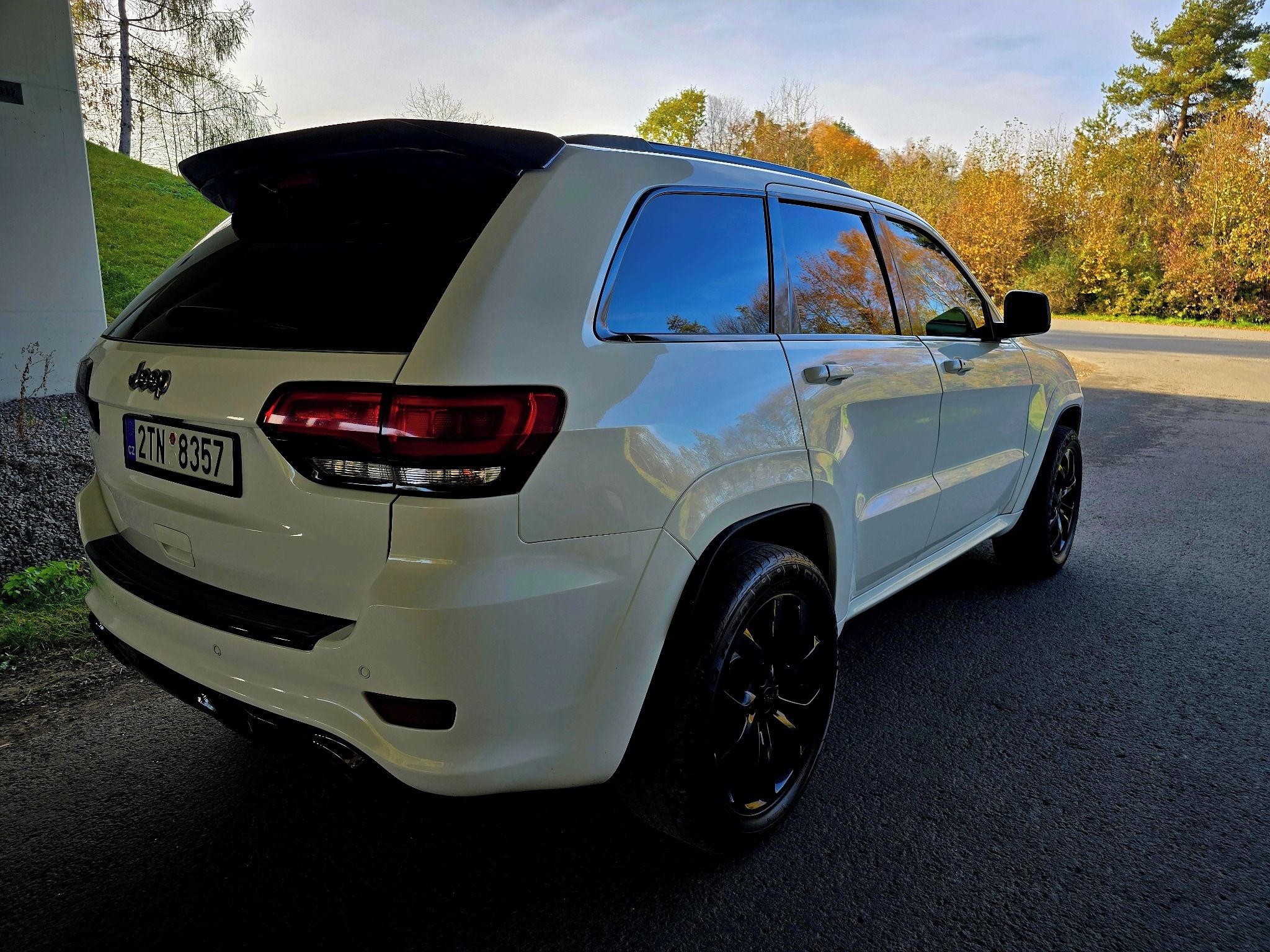 Jeep Grand Cherokee, 5,7 HEMI, SRT Packed, LPG - fotka 3