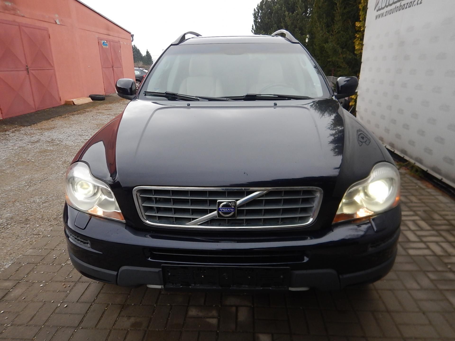 Volvo XC90, 2.4 D5   136kw - fotka 6