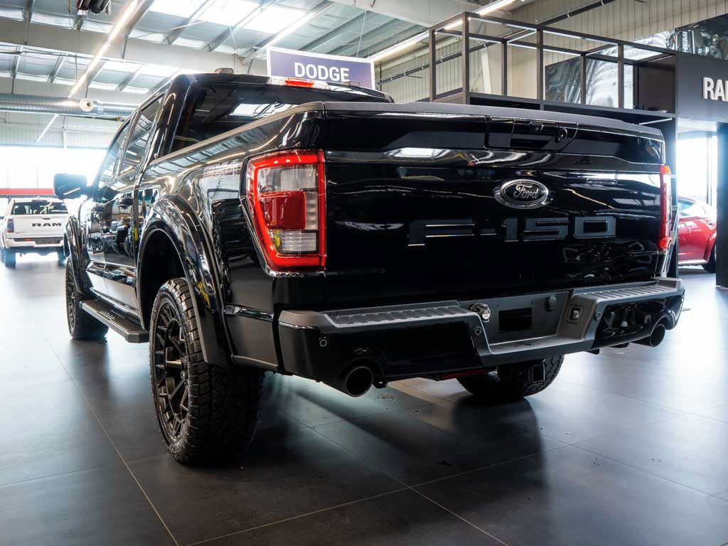 Ford F-150, 5.0 V8 Lariat 2" Lift, 33 pneu - fotka 3