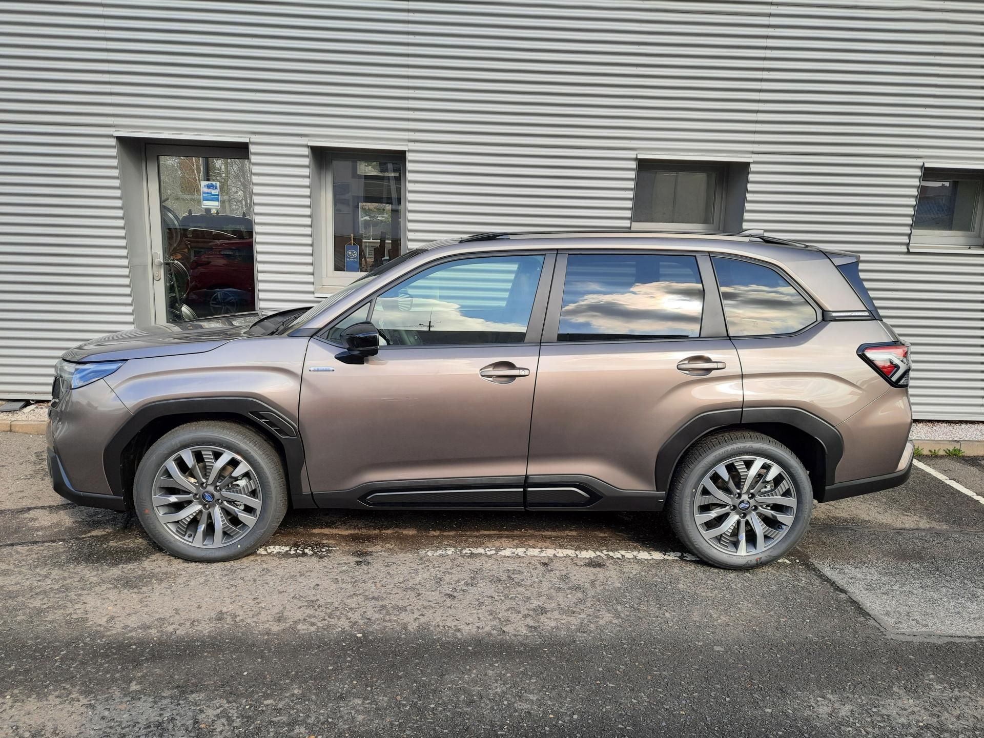 Subaru Forester, NOVÝ FORESTER 2,0i TOURING - fotka 3