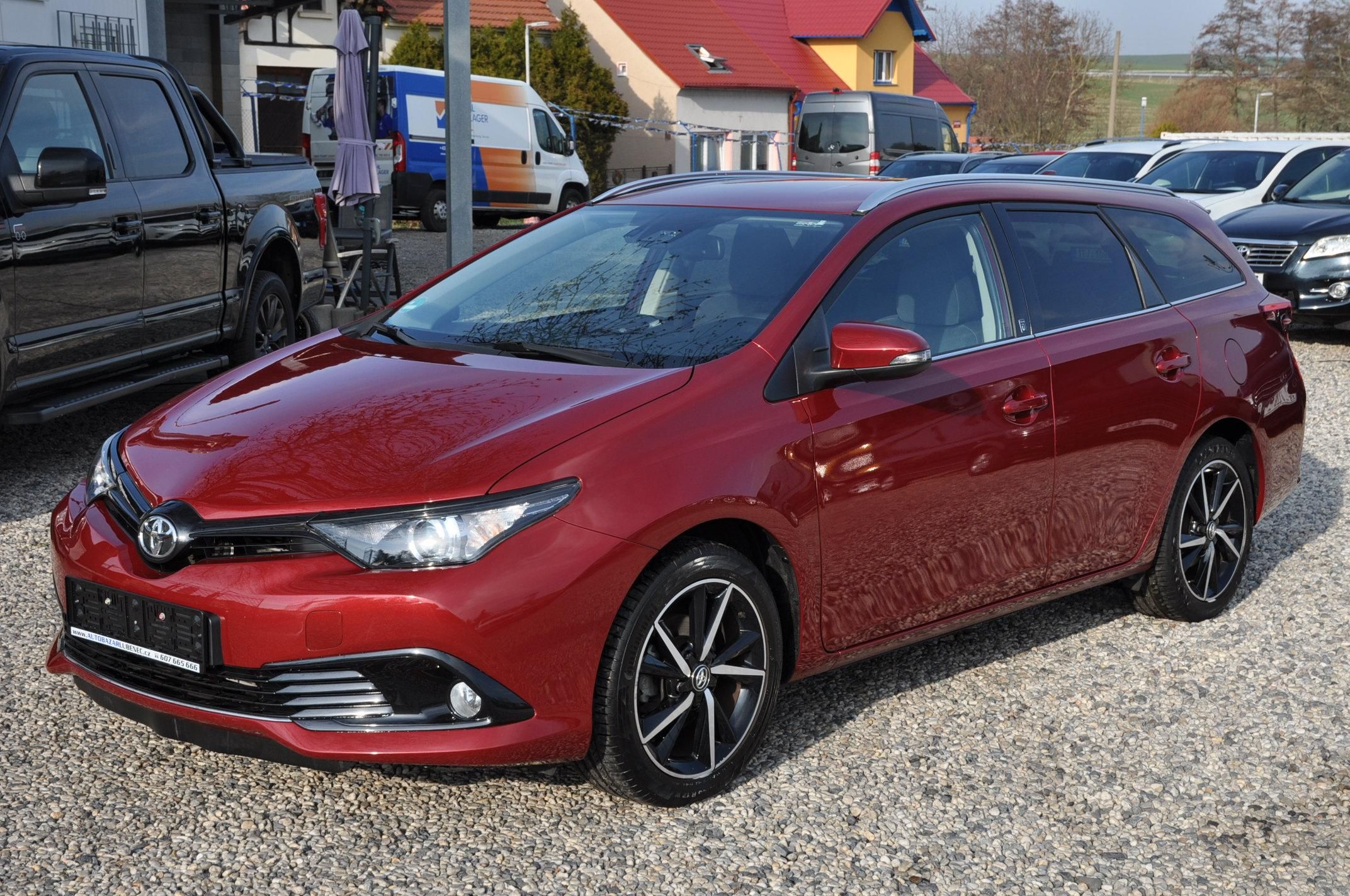 Toyota Auris, 1.2i Turbo 85kW KOMBI
