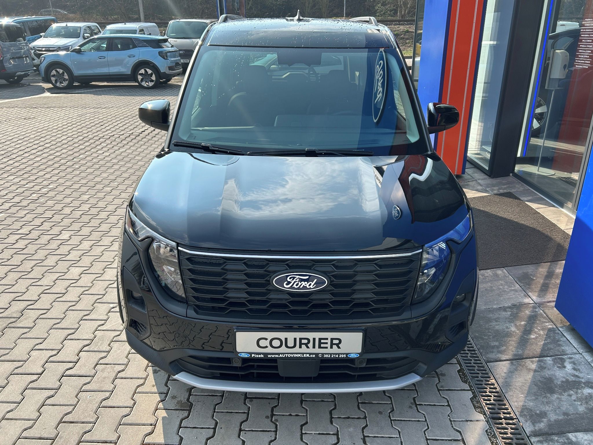 Ford Tourneo Courier, 1.0 EcoBoost 92 kW Active L1 - fotka 2