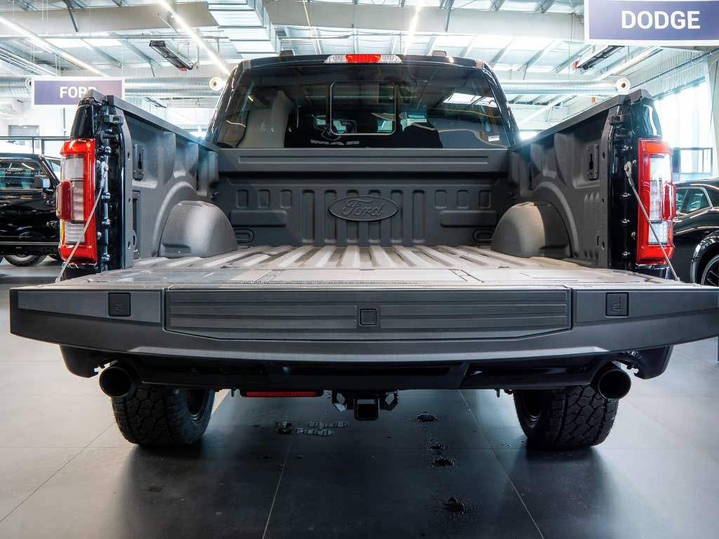 Ford F-150, 5.0 V8 Lariat 2" Lift, 33 pneu - fotka 6