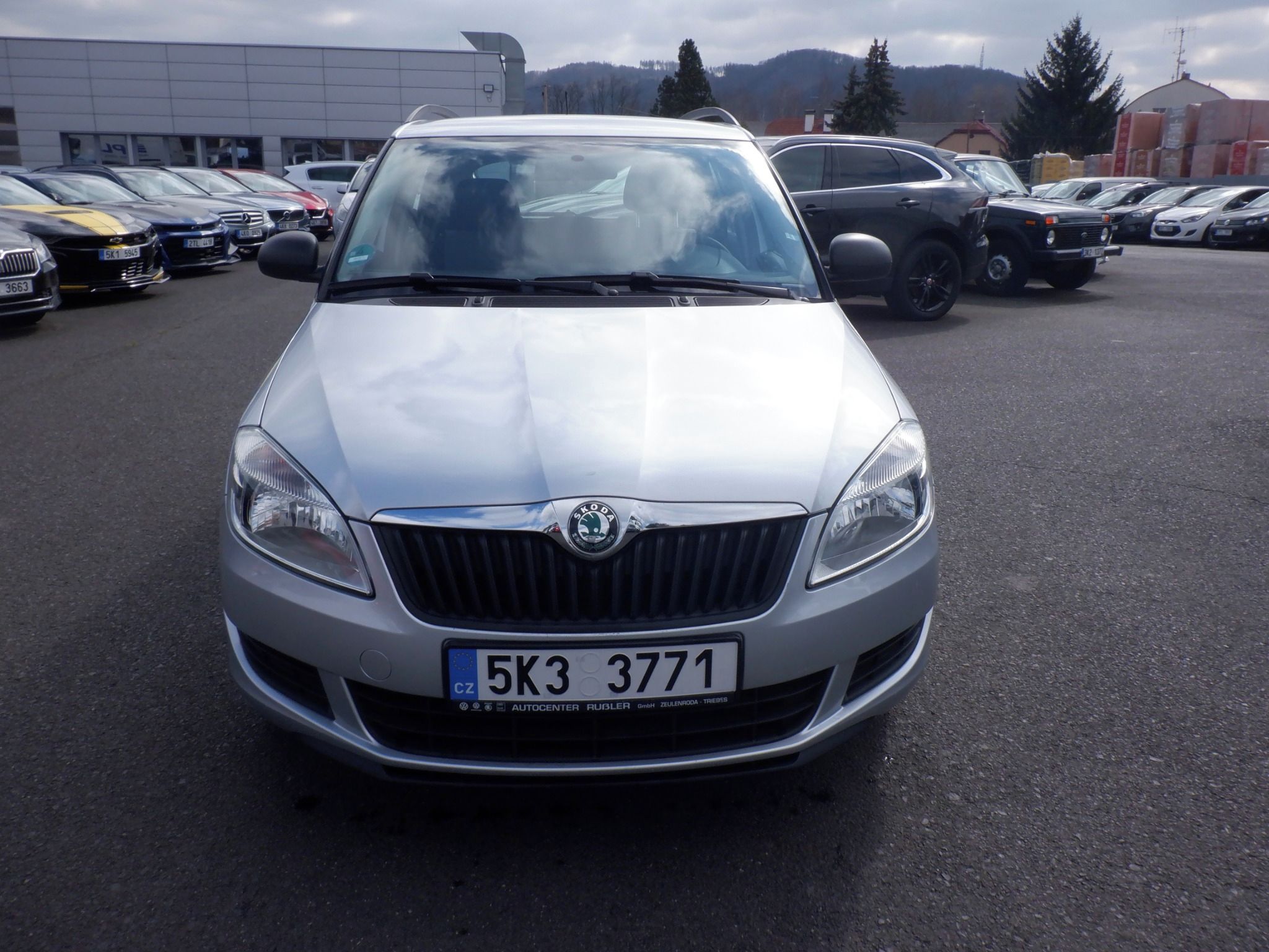 Škoda Fabia, 1.2 12V HTP Ambiente Combi - fotka 2
