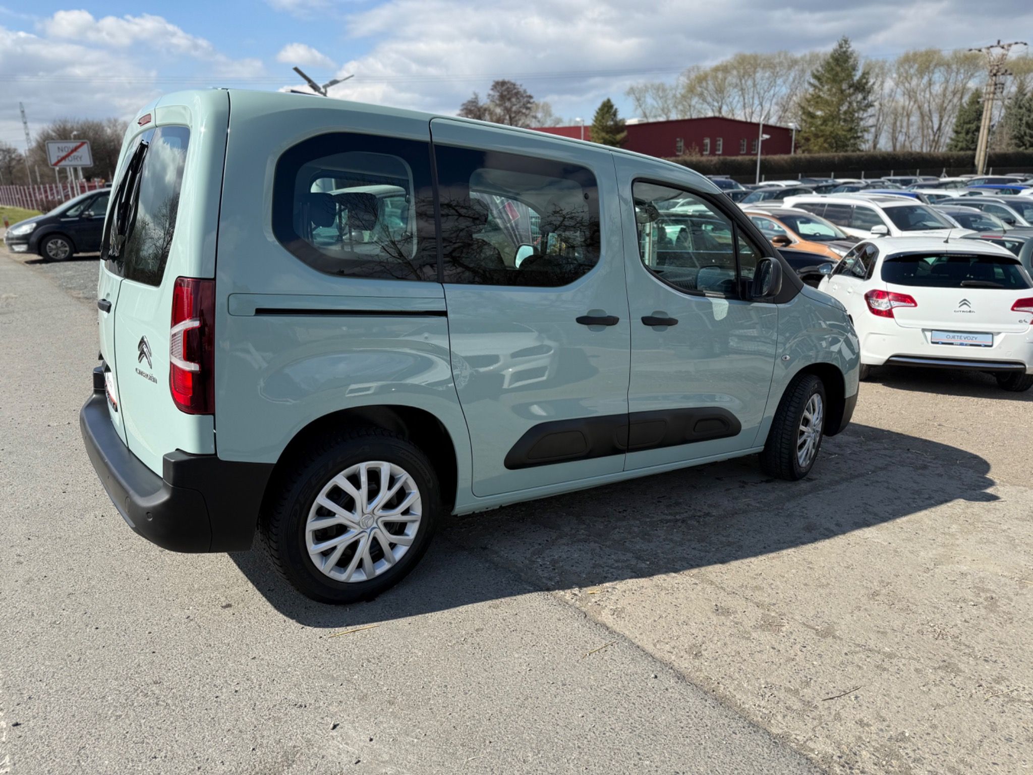 Citroën Berlingo, 1.2 PT 110k Live ČR dvoukřídl. - fotka 6