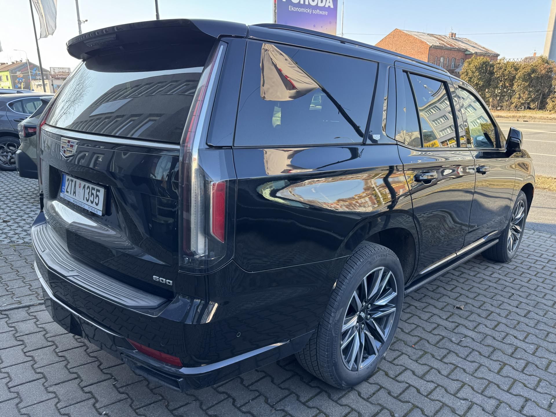 Cadillac Escalade, 6,2 Sport Platinum MAX VÝBAVA! - fotka 5
