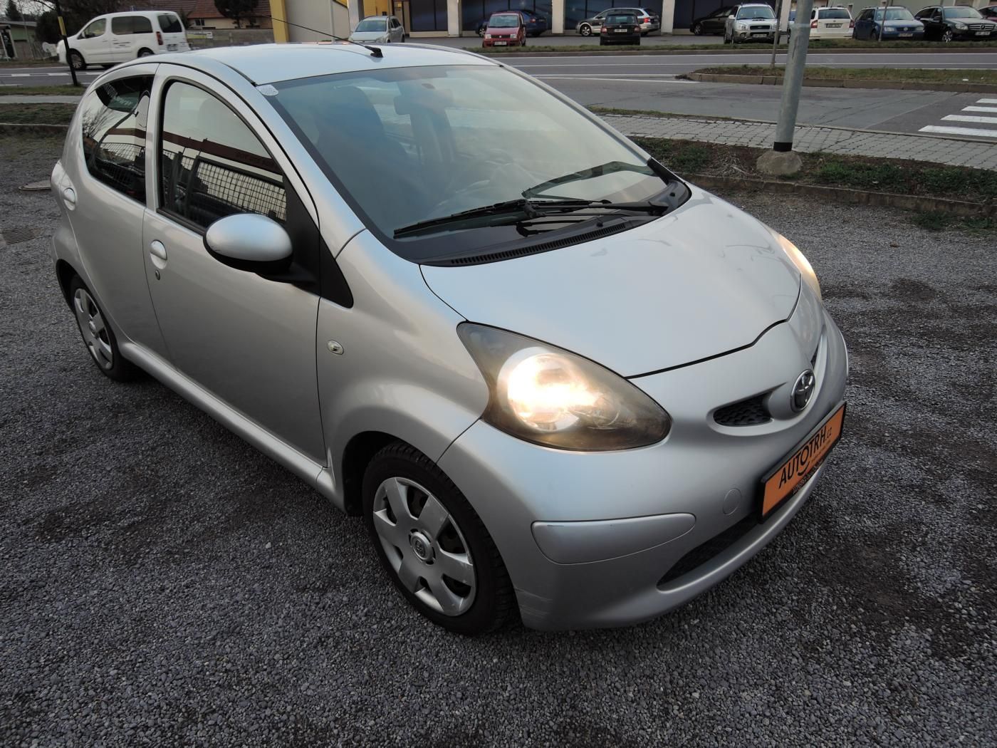 Toyota Aygo, 1,0 VVT-i Cool Servis - fotka 2
