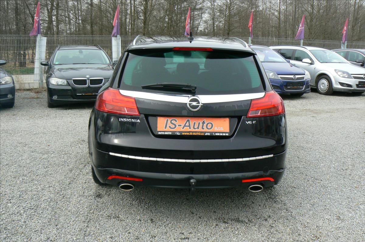 Opel Insignia, 2,8 V6  4x4 Combi AUTOMAT - fotka 4