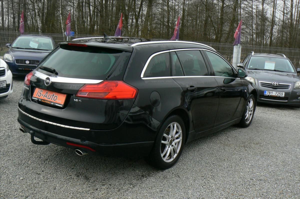 Opel Insignia, 2,8 V6  4x4 Combi AUTOMAT - fotka 6