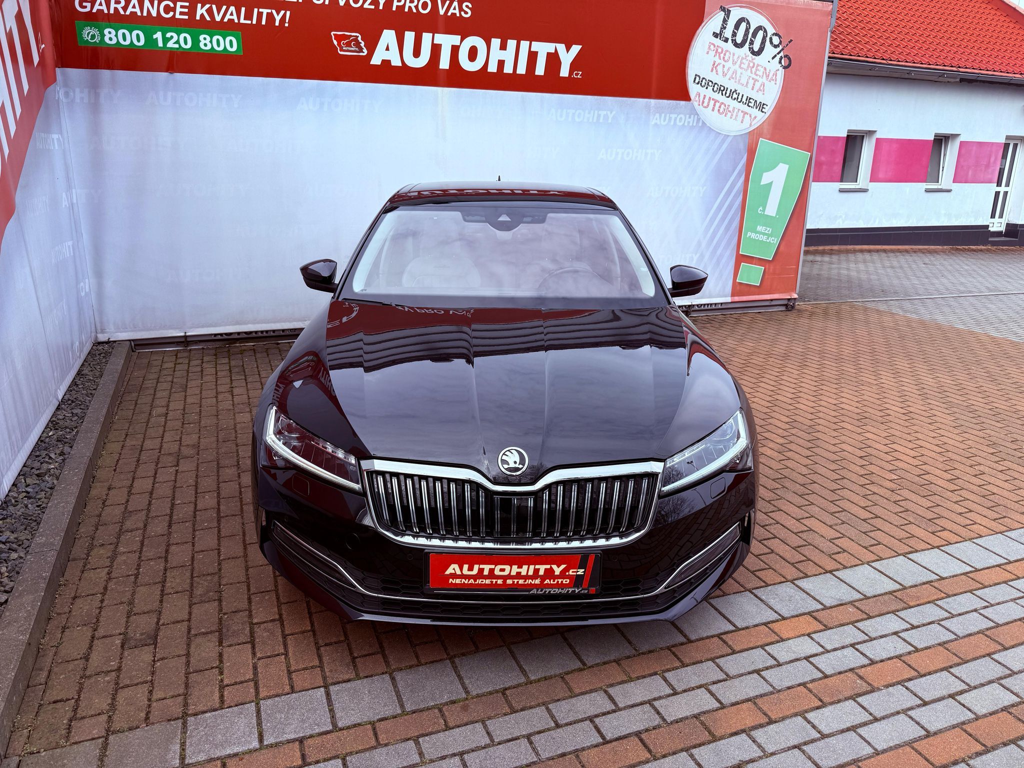 Škoda Superb, 2.0 TSi L&K DSG, ČR, 1.Maj - fotka 2