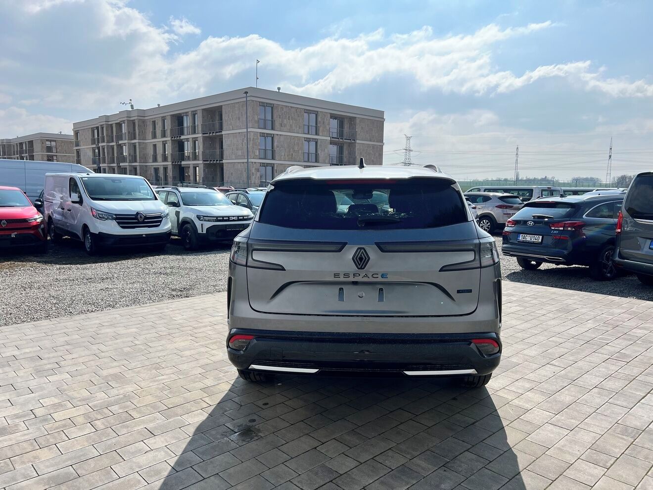 Renault Espace, esprit Alpine E-Tech full hybr - fotka 4