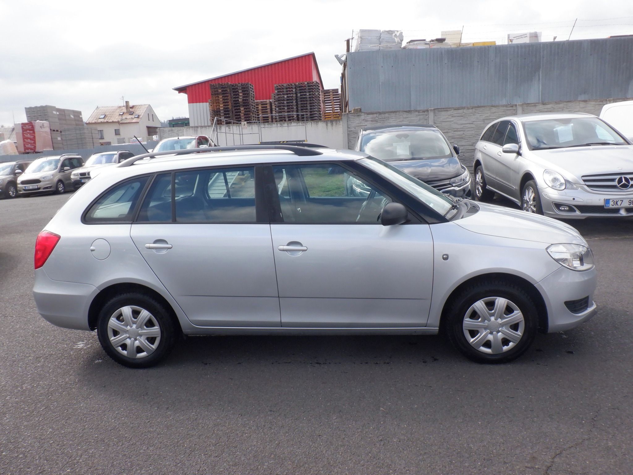 Škoda Fabia, 1.2 12V HTP Ambiente Combi - fotka 4
