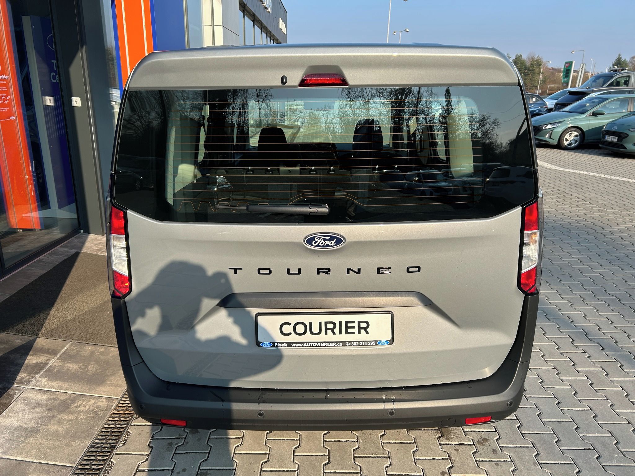 Ford Tourneo Courier, 1.0 EcoBoost 92 kW Trend L1 - fotka 4