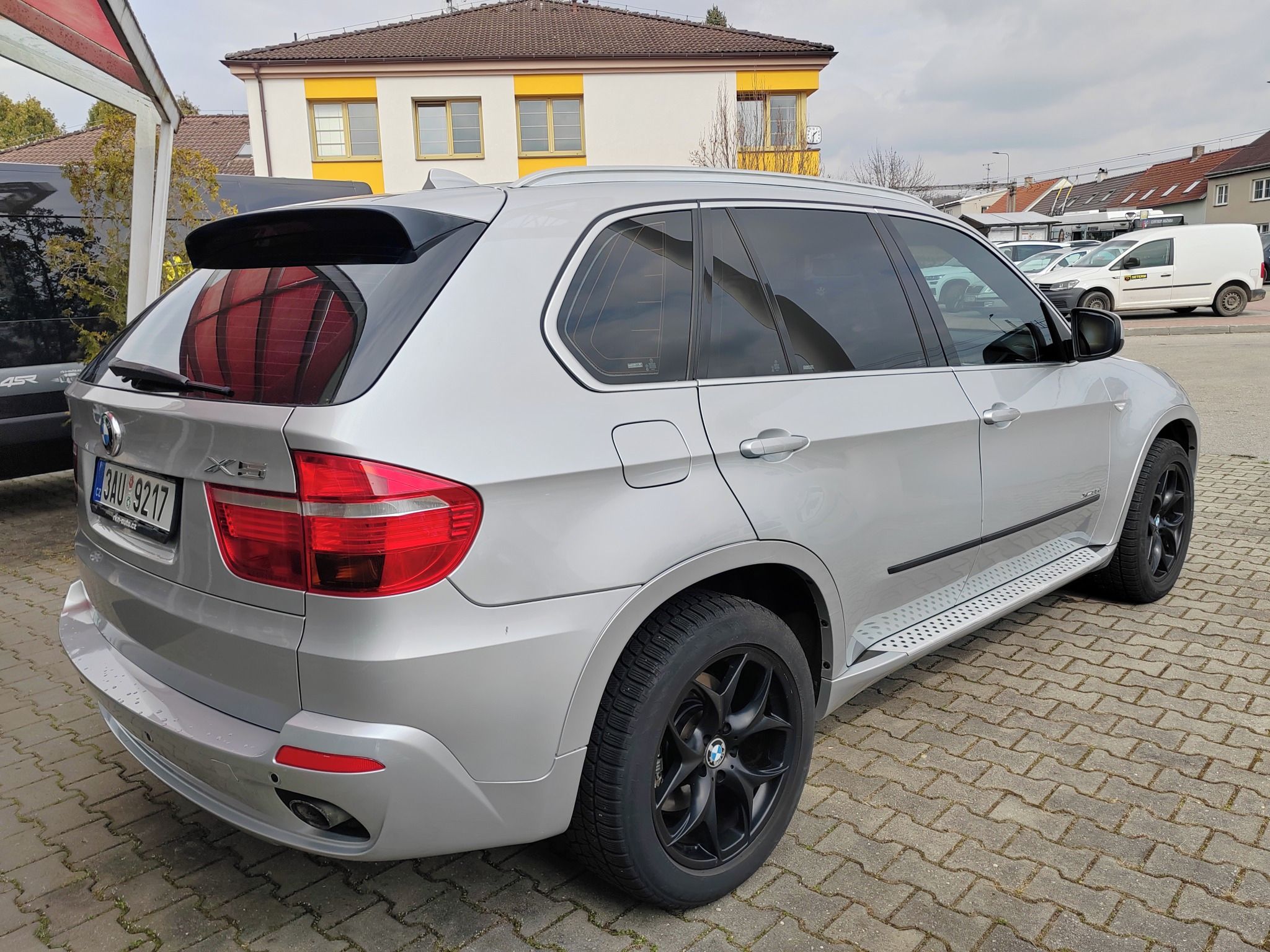 BMW X5, 3.0sd, 210KW,pěkný stav. - fotka 5