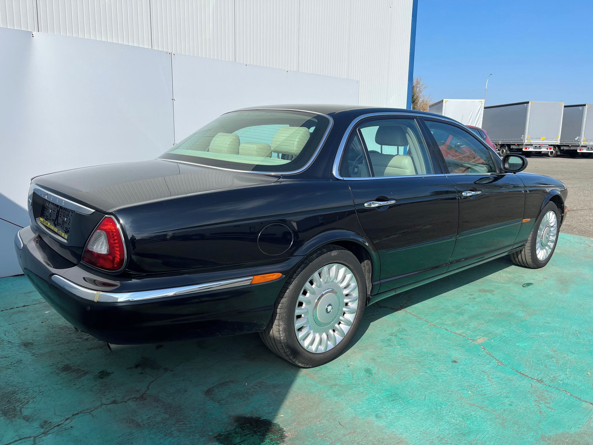 Jaguar XJ, 3.0 V6 Automat - fotka 2
