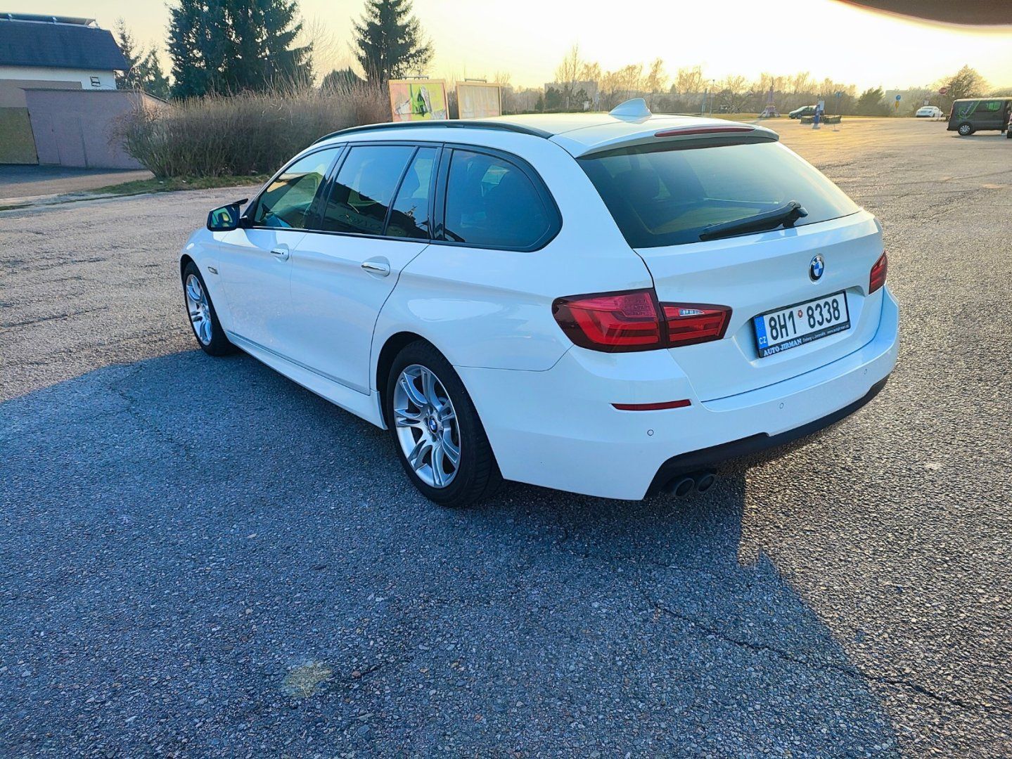 BMW Řada 5, 520D M-Packet - fotka 4