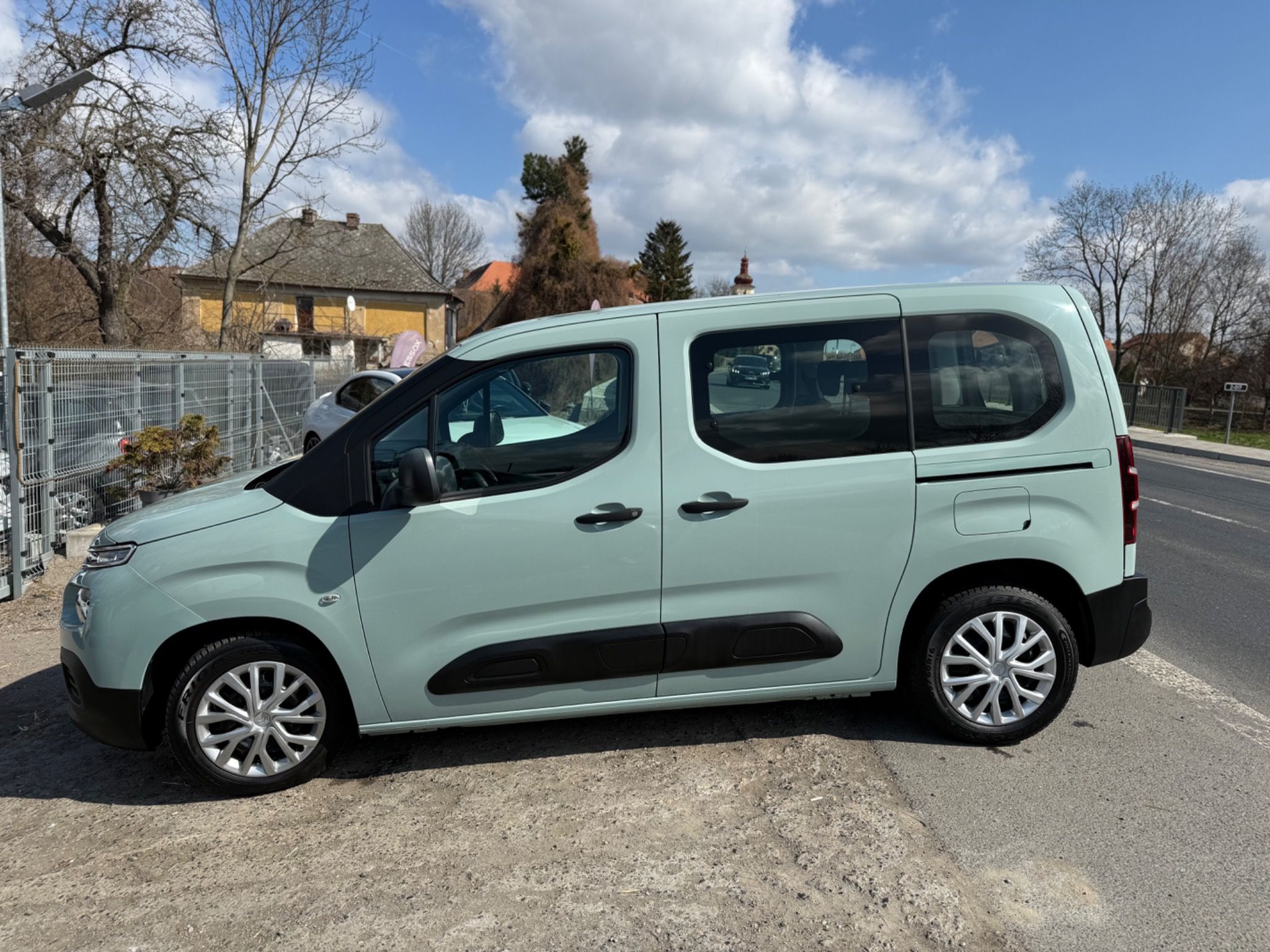Citroën Berlingo, 1.2 PT 110k Live ČR dvoukřídl. - fotka 3
