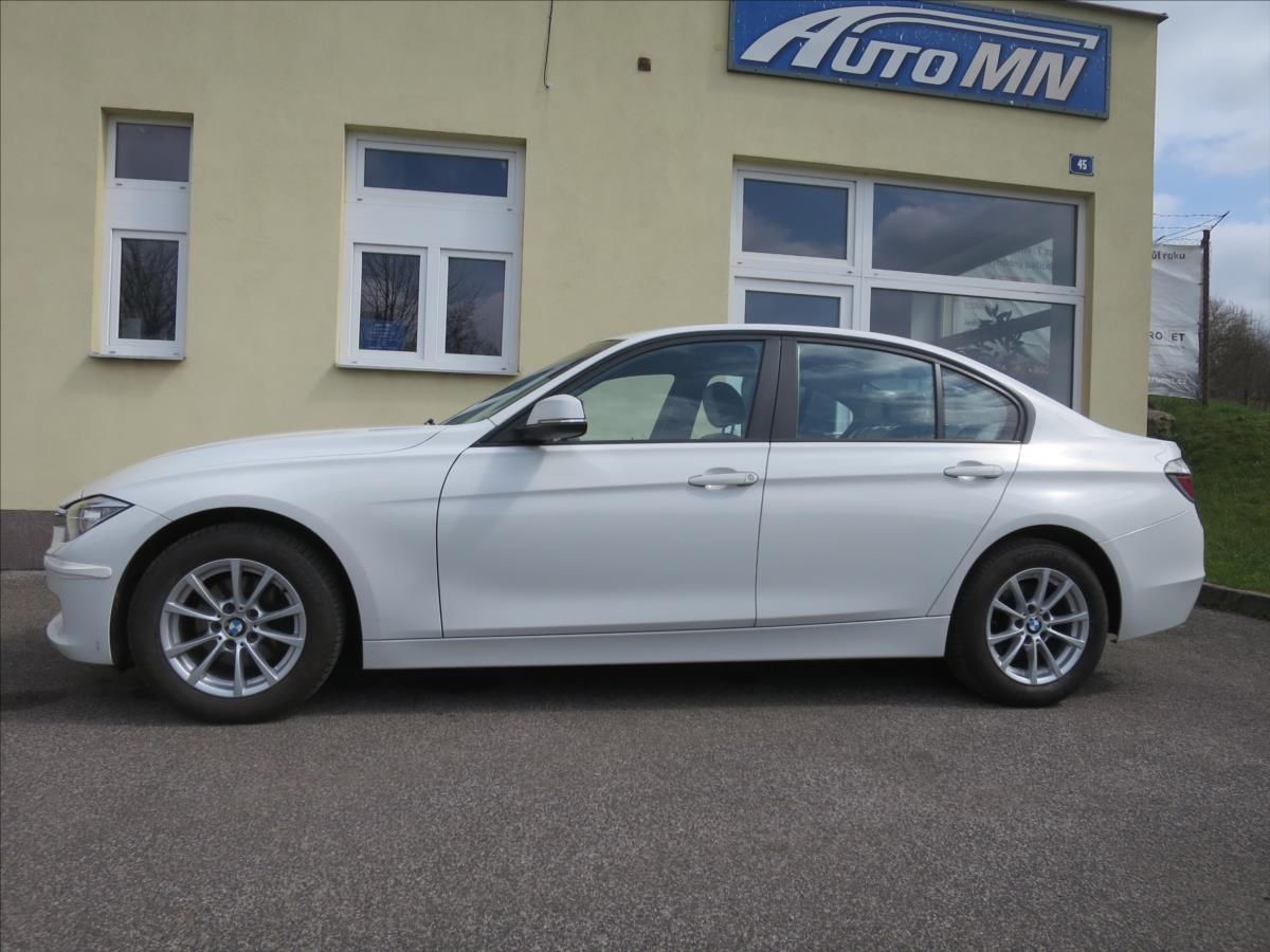 BMW Řada 3, 2,0 316d LUXURY LINE - fotka 5