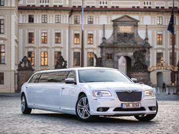 Stretch Limousine, Dlouha Limo