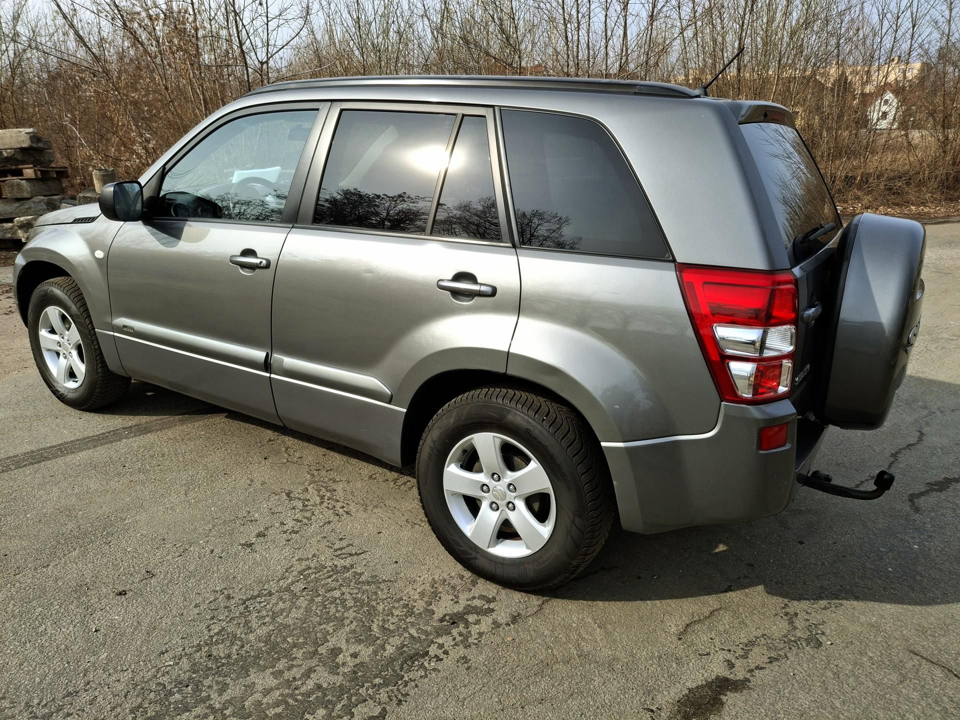 Suzuki Grand Vitara, 2.0 benzin 4x4 - fotka 4