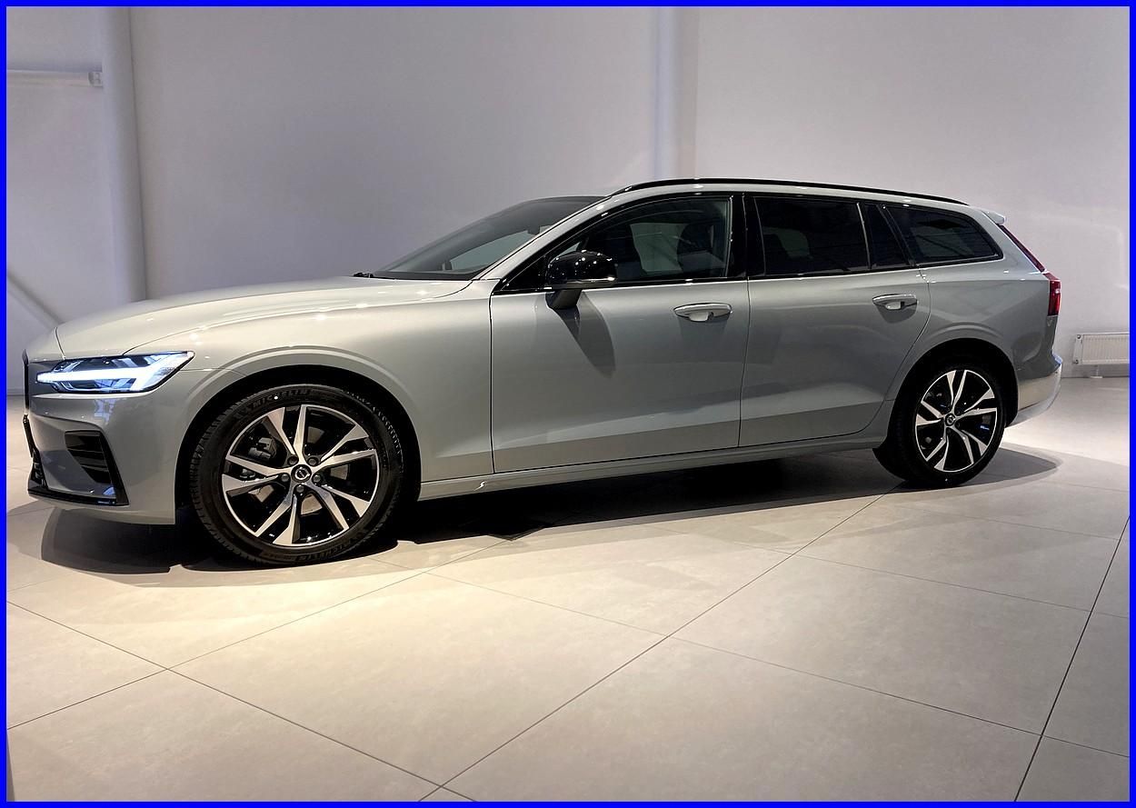 Volvo V60, B4 PLUS DARK MY26 - fotka 3