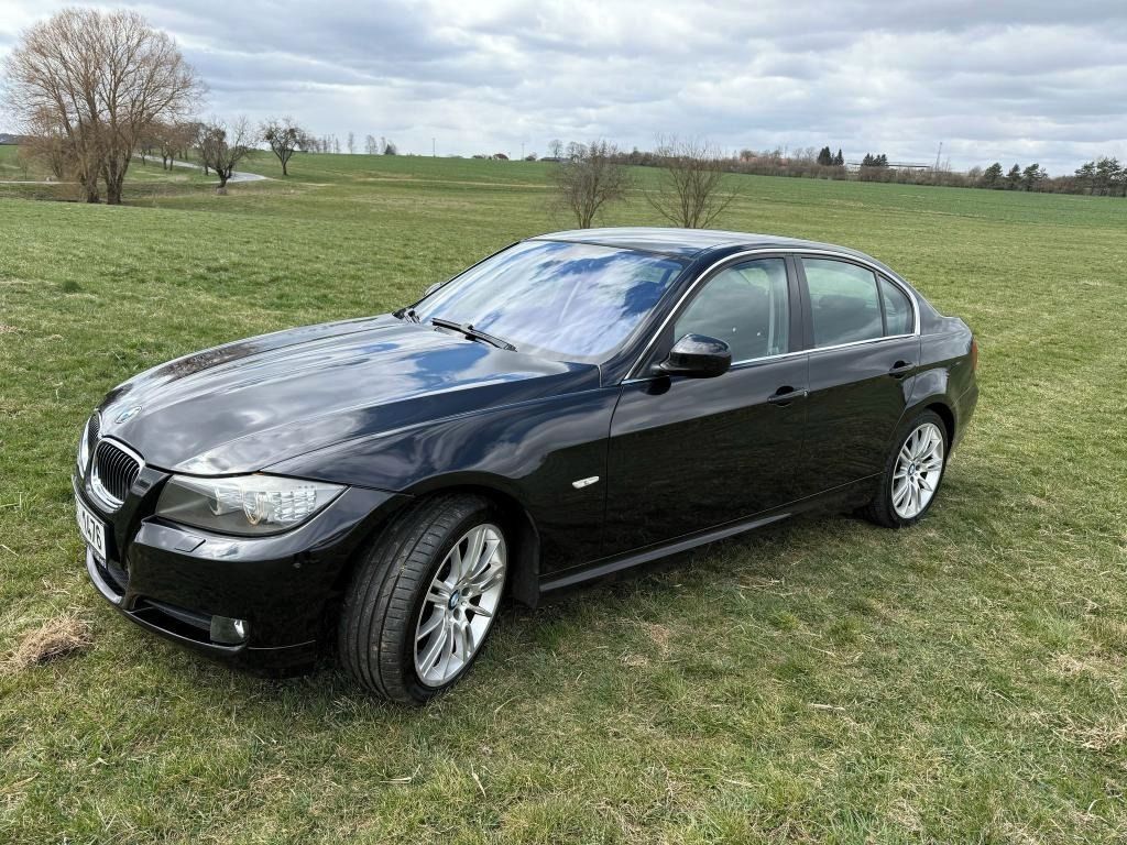 BMW Řada 3, 330i - XENONY - fotka 3