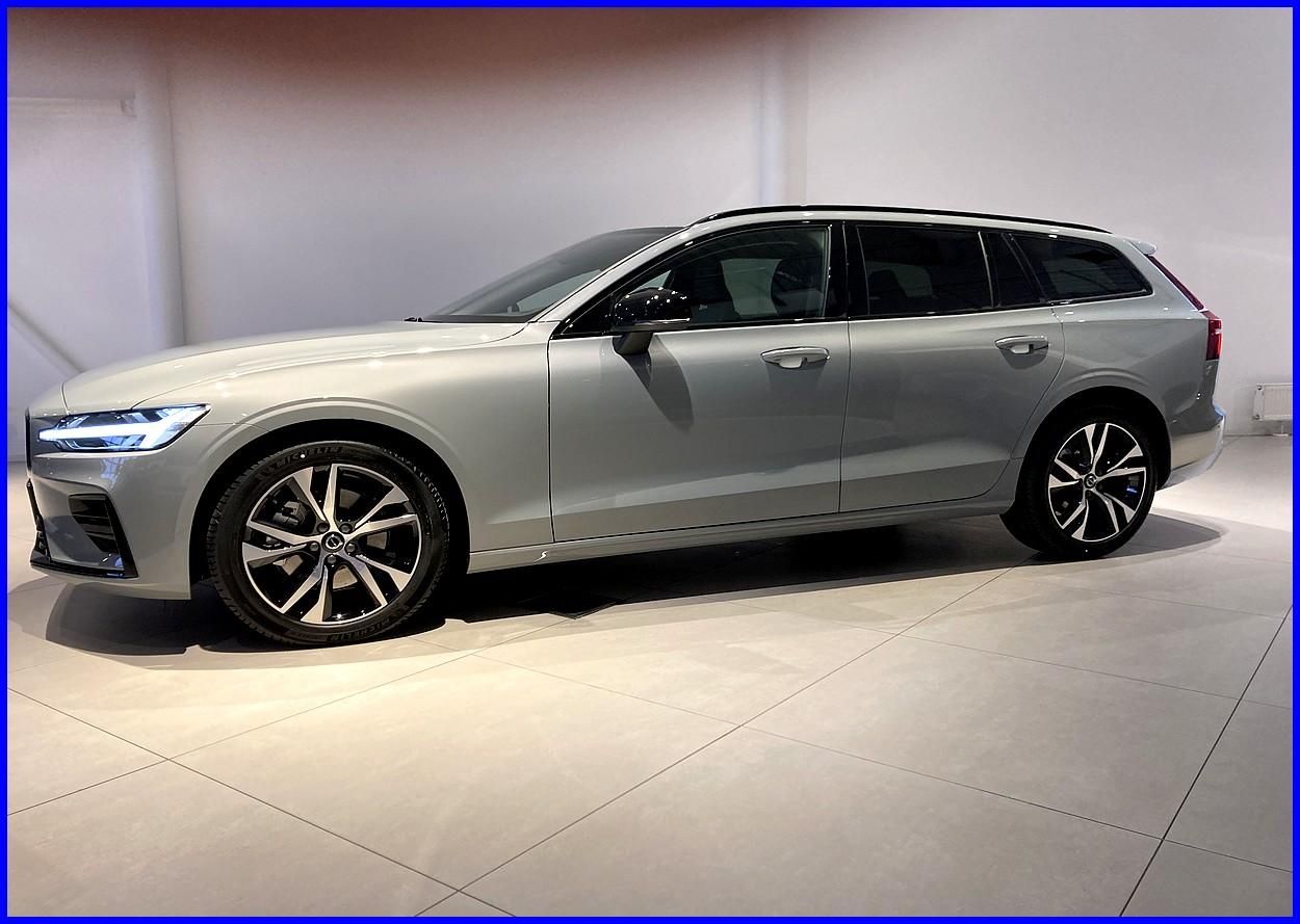 Volvo V60, B4 PLUS DARK MY26 - fotka 4