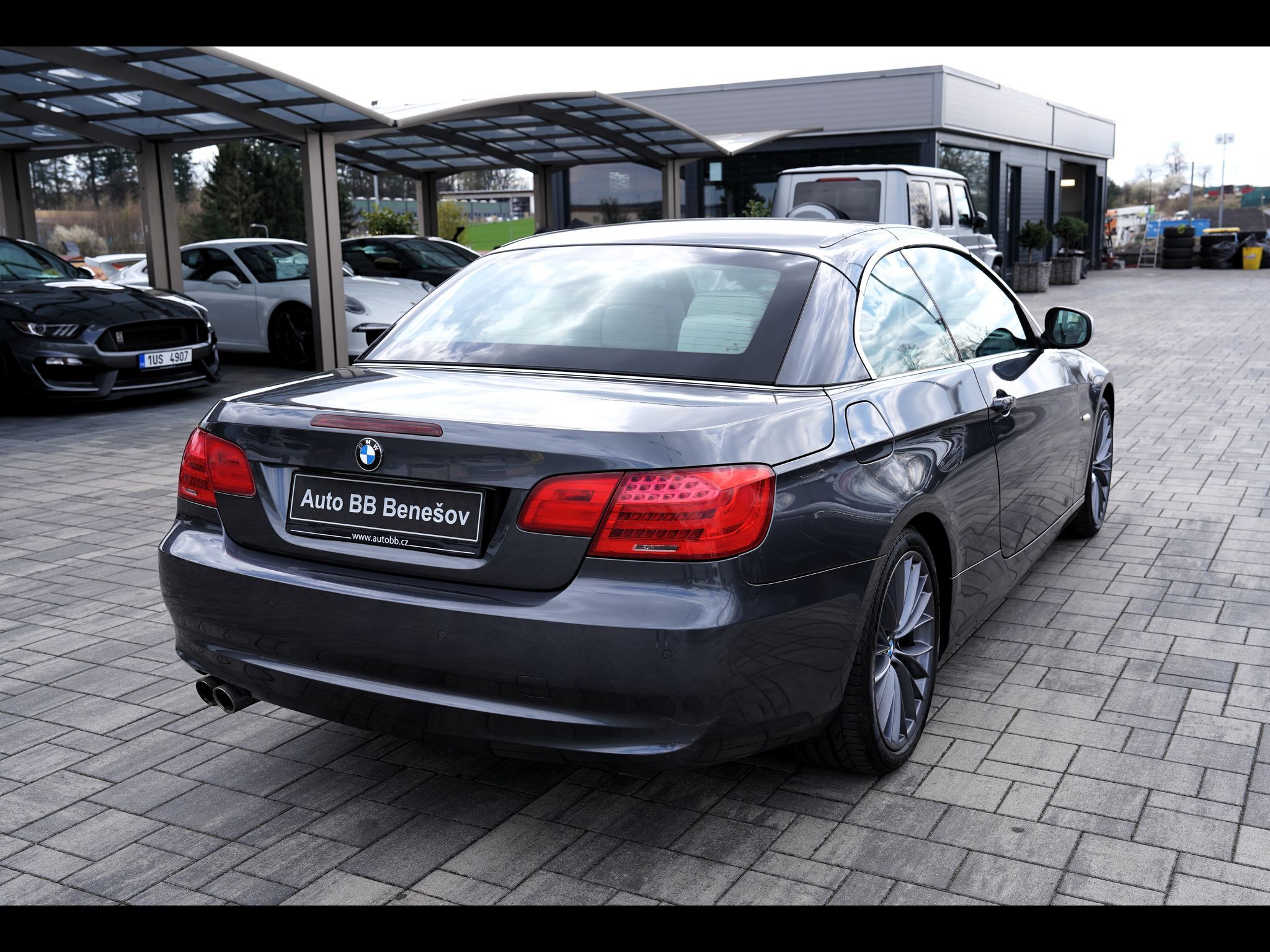 BMW Řada 3, 330i Cabrio/kůže/manuál/275 PS - fotka 6