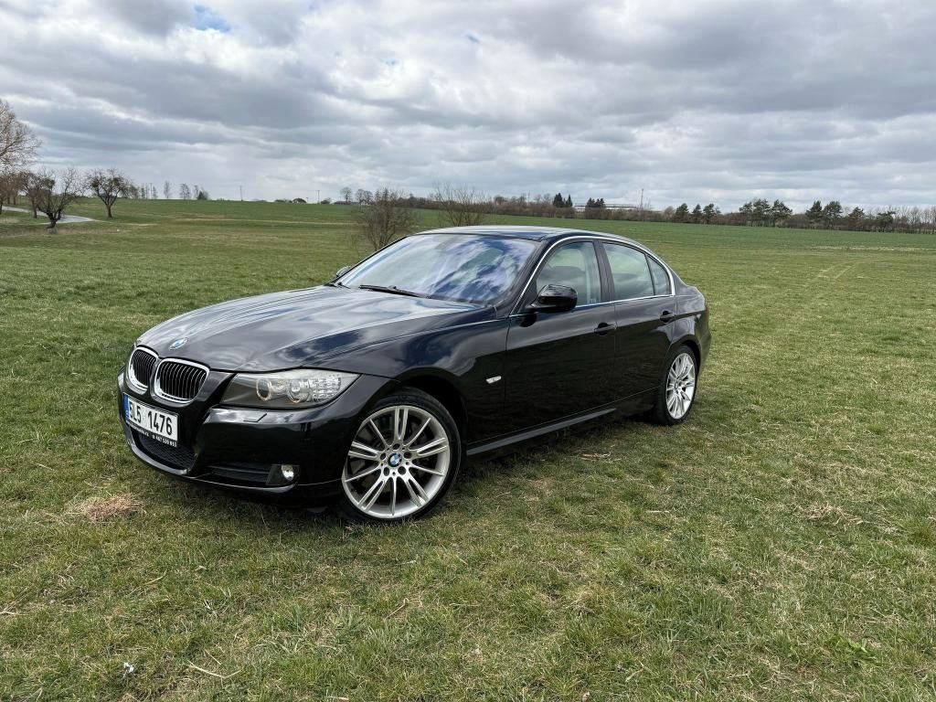 BMW Řada 3, 330i - XENONY - fotka 5