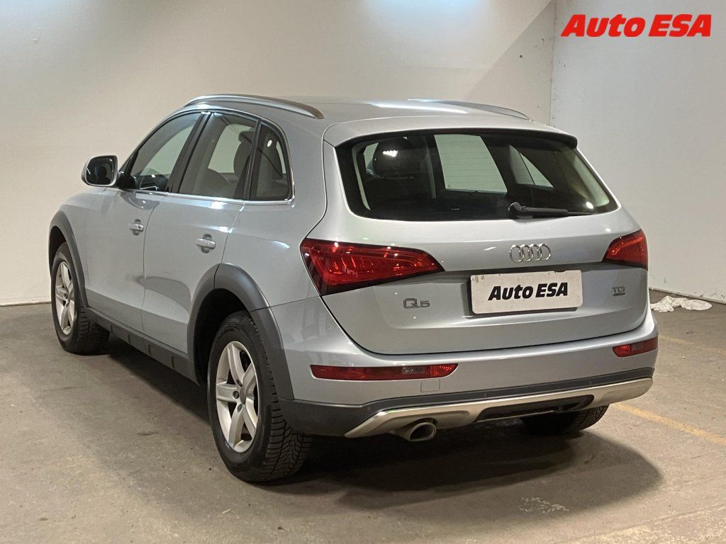 Audi Q5, 2.0TDi Quattro,ČR,AT - fotka 4