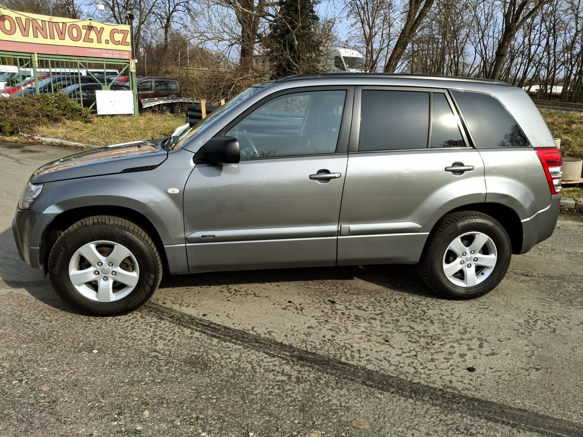 Suzuki Grand Vitara, 2.0 benzin 4x4 - fotka 2