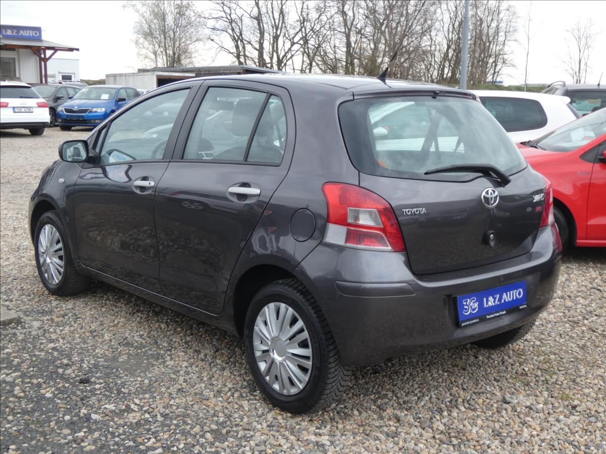 Toyota Yaris, 1,0 VVT-i - fotka 4