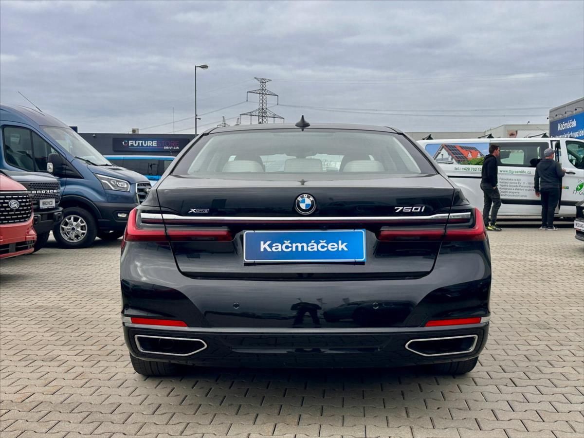 BMW Řada 7, 4,4 750i xDrive 390 kW DPH - fotka 4