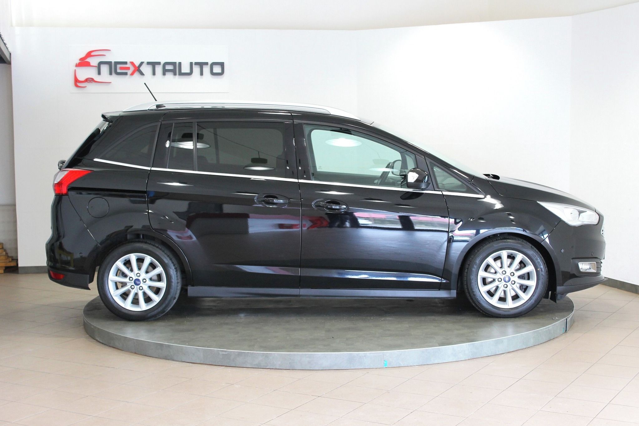 Ford Grand C-MAX, 1.0 EcoBoost 92 kW 7-MÍST - fotka 6