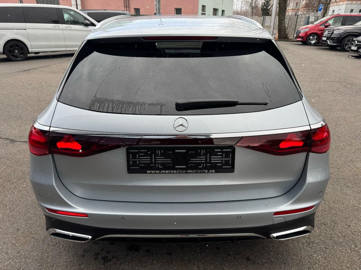 Mercedes-Benz Třídy E, E 220 d 4MATIC kombi - fotka 6