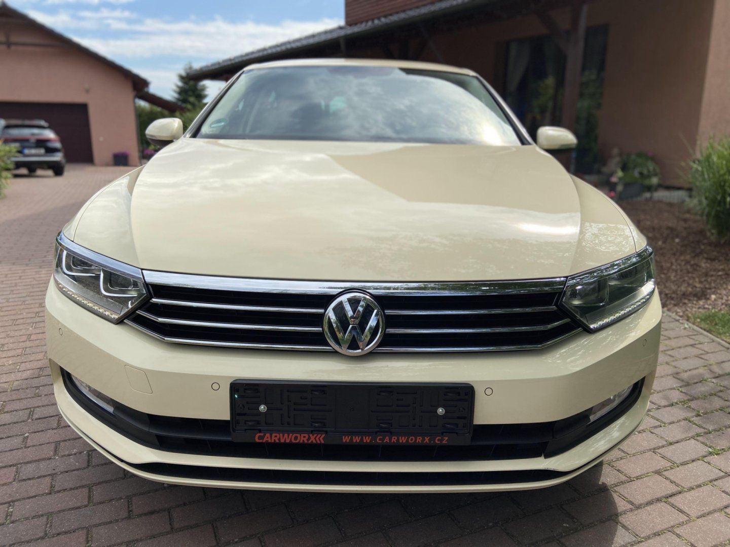 Volkswagen Passat, 2.0Tdi 110kw DSG - fotka 2