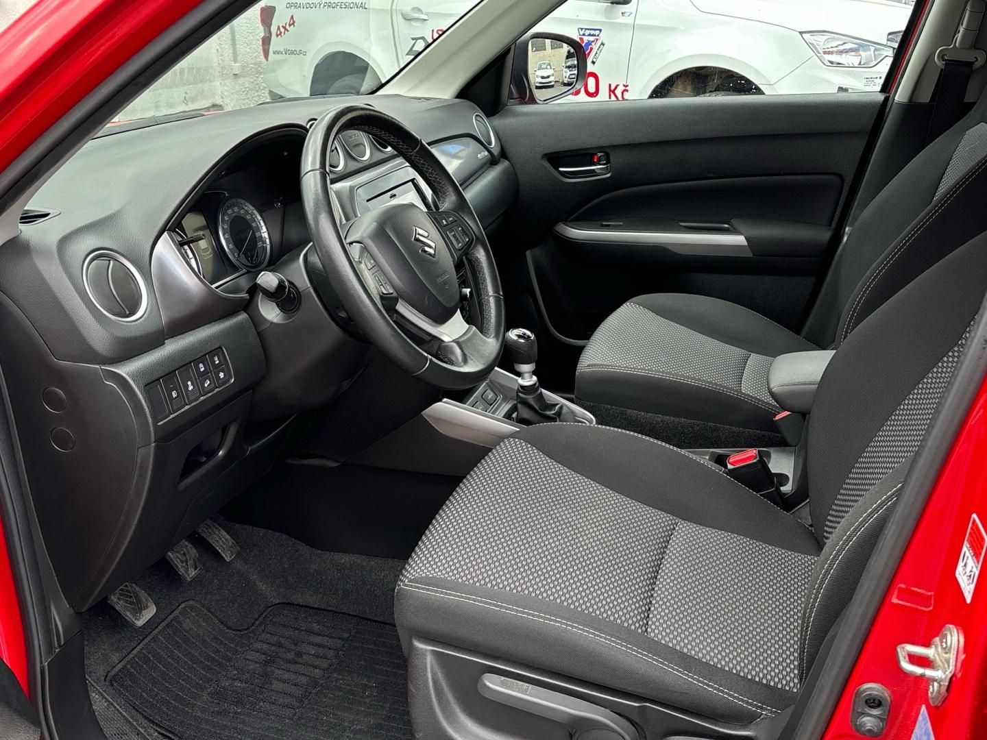Suzuki Vitara, 1.4  Premium 4x4 tažné - fotka 6