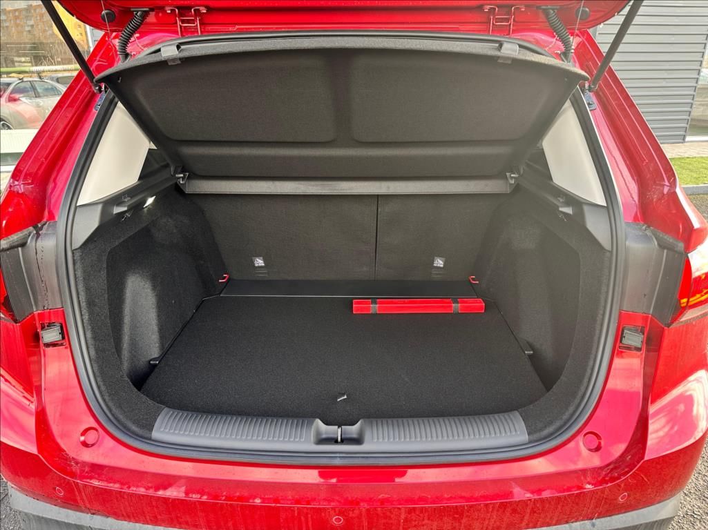 MG ZS, 1,5   5MT Elegance - fotka 5