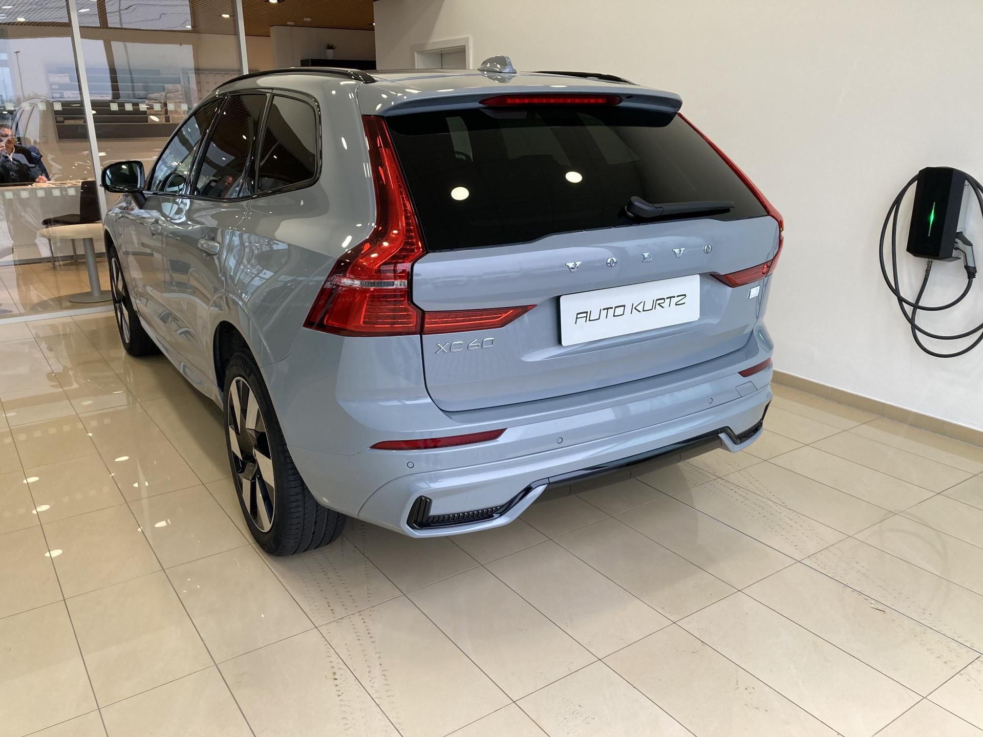 Volvo XC60, T6 eAWD Recharge Ultra Dark - fotka 6