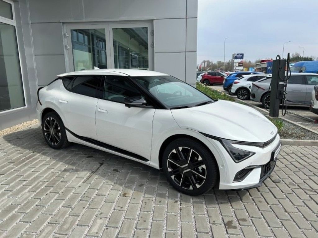 Kia EV6, GT-LINE 4x4, 239 KW + 84 KWH - fotka 3