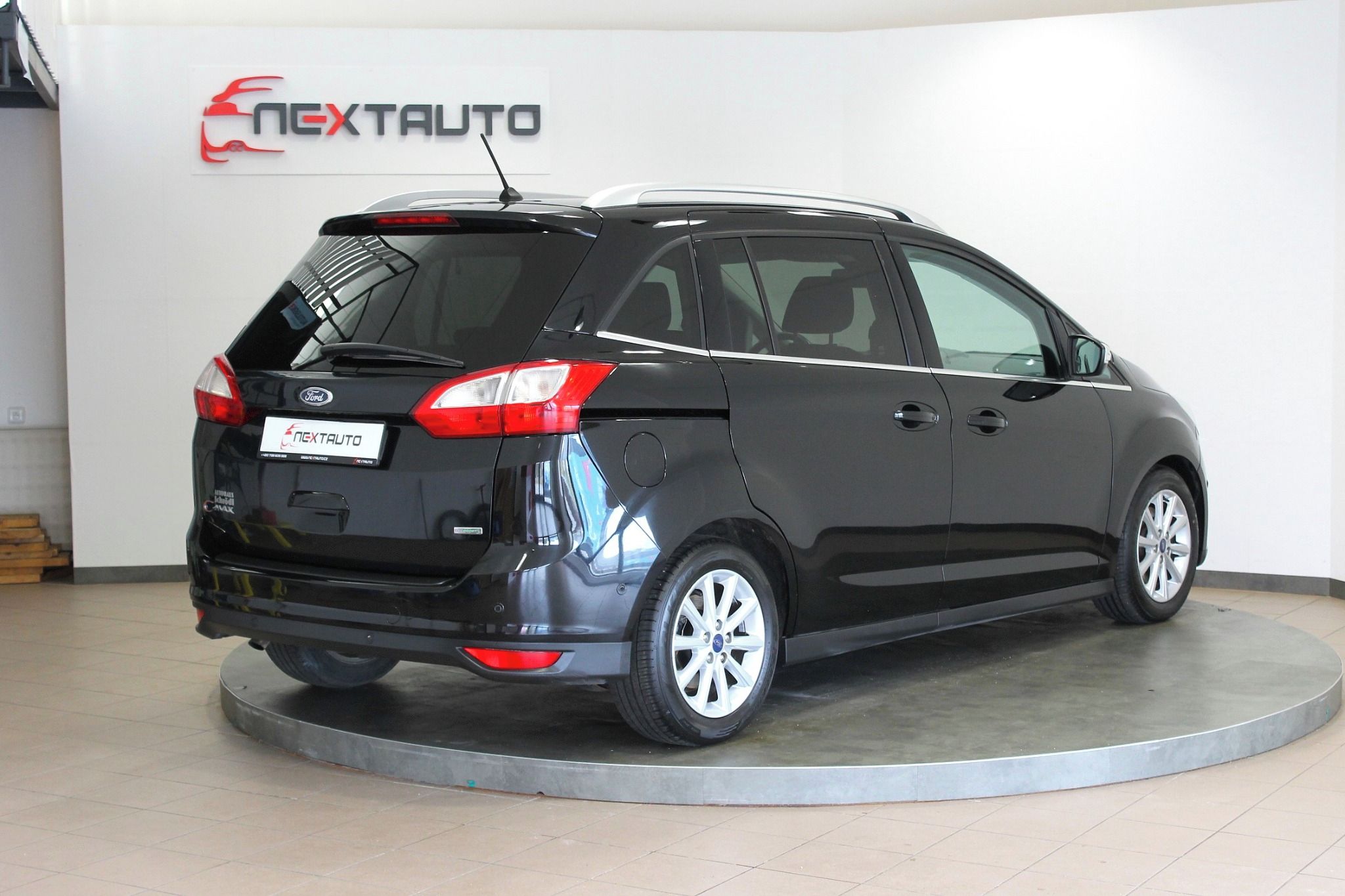 Ford Grand C-MAX, 1.0 EcoBoost 92 kW 7-MÍST - fotka 5