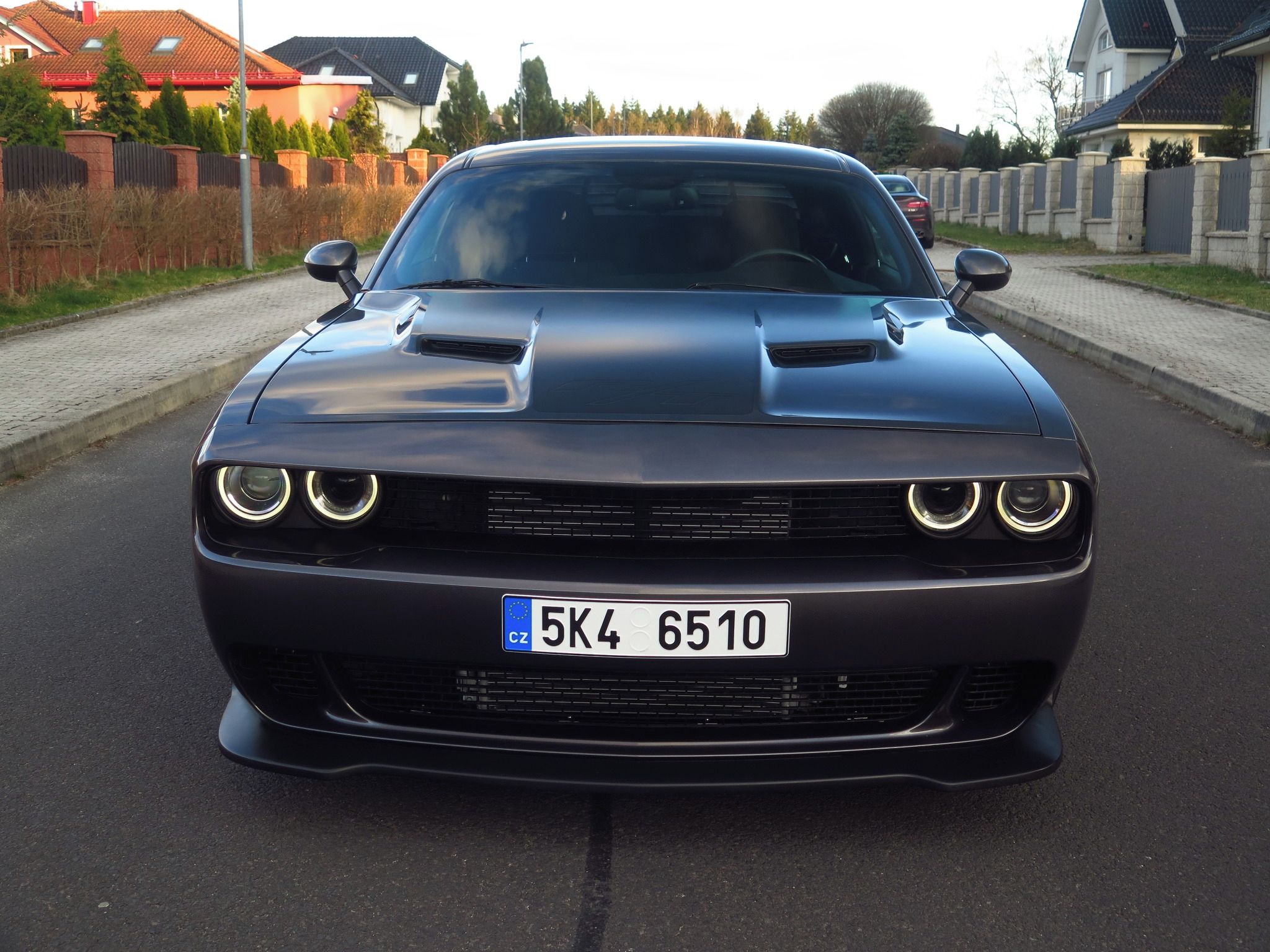 Dodge Challenger, 5.7 V8 - MANUAL - kůže - fotka 2