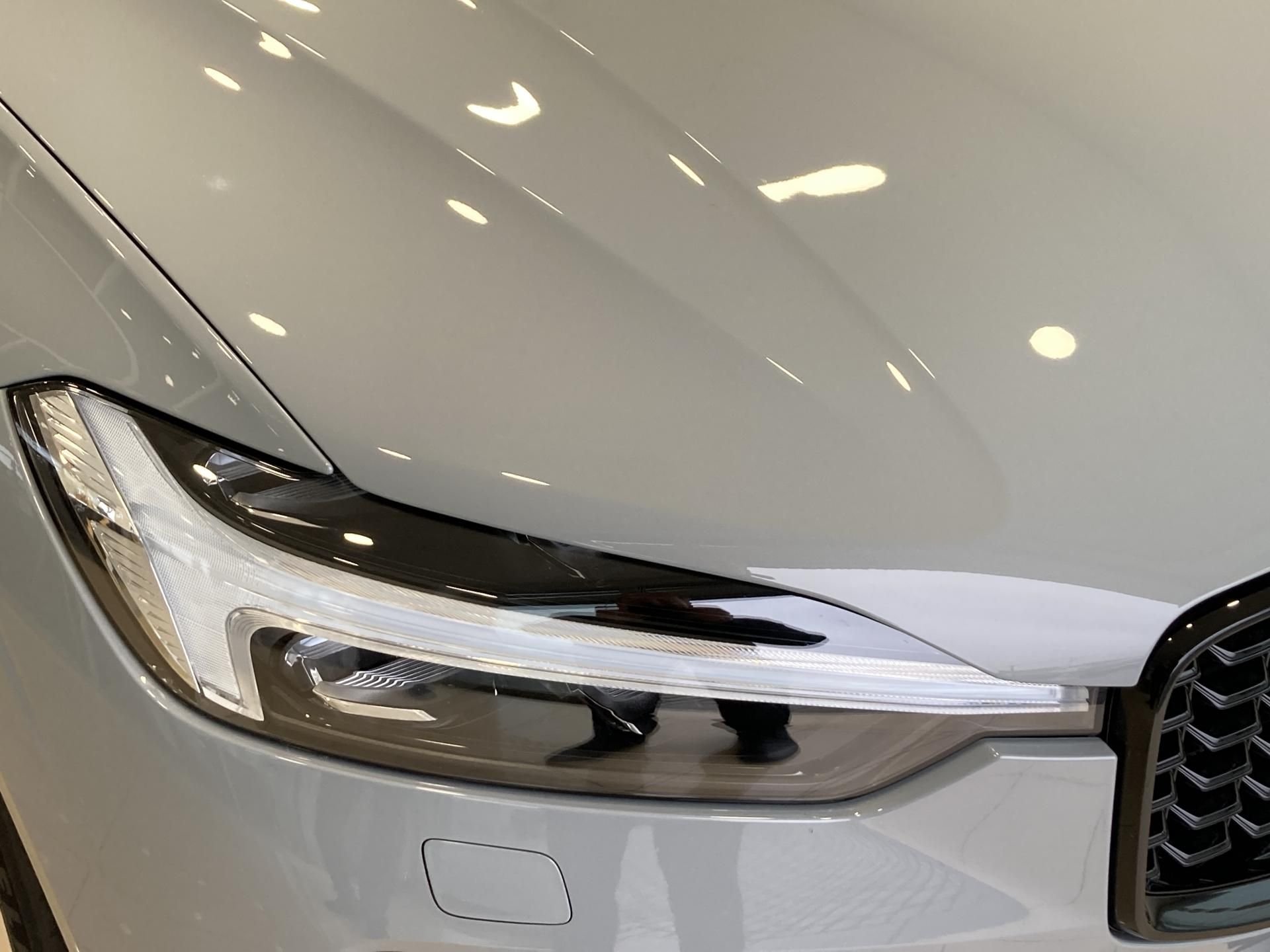 Volvo XC60, T6 eAWD Recharge Ultra Dark - fotka 4