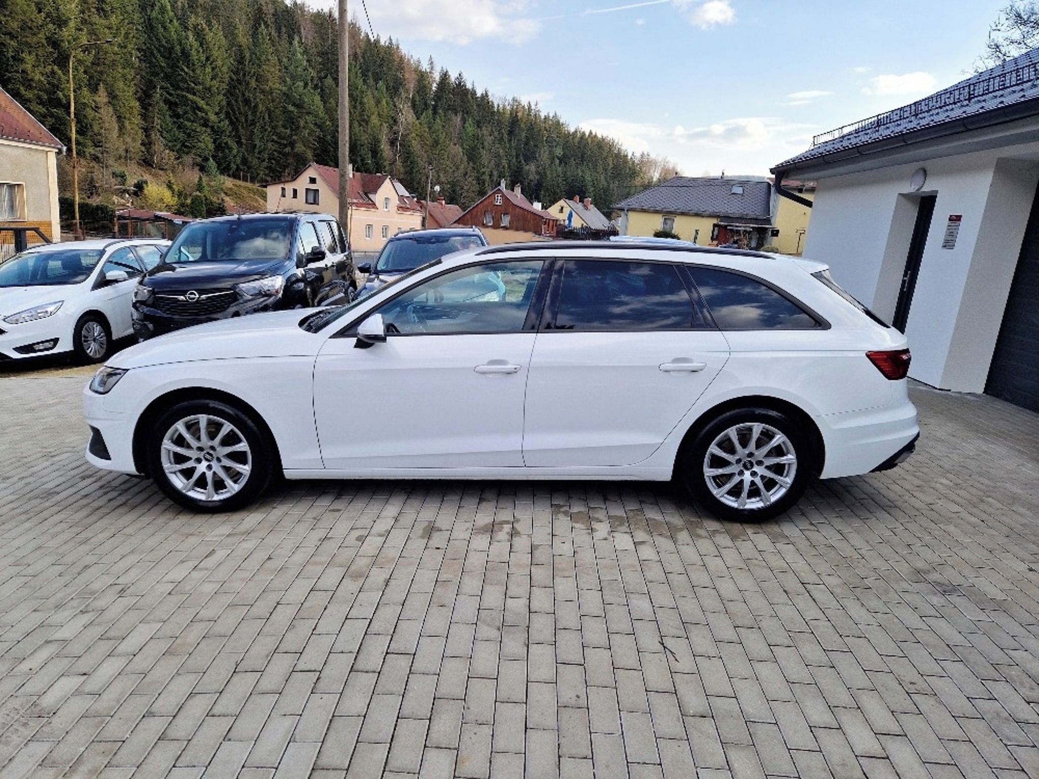 Audi A4, 2.0 TDi, nové rozvody - fotka 5